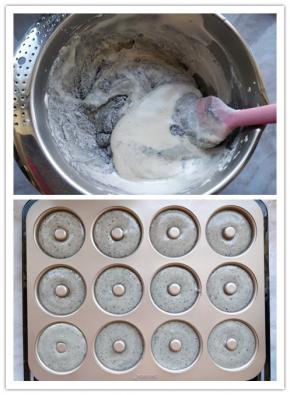 11. 同样趁烘烤时，将灰色低粉，筛入剩余的打发全蛋液中，加少许玉米油拌成灰色蛋糕糊后，装入裱花袋。
12. 将灰色蛋糕糊均匀挤入模具内，八分满即可。标注的用量可以做正好12个甜甜圈。如果面糊太少，说明搅拌过度导致消泡了，或者全蛋打发的不够，烤好后会膨胀不足，口感不好。