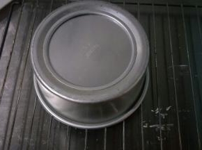 出锅后倒扣放凉