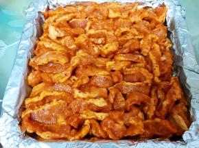 摆上猪颈肉