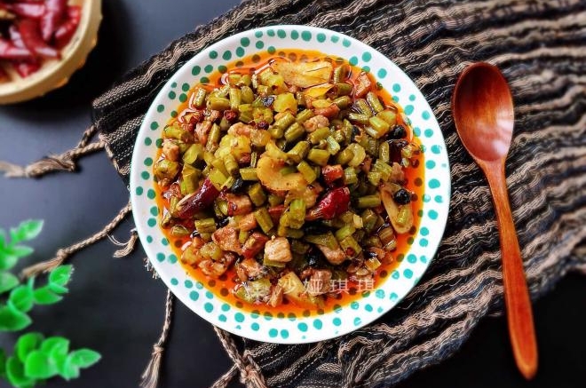 泡豇豆炒牛肉粒