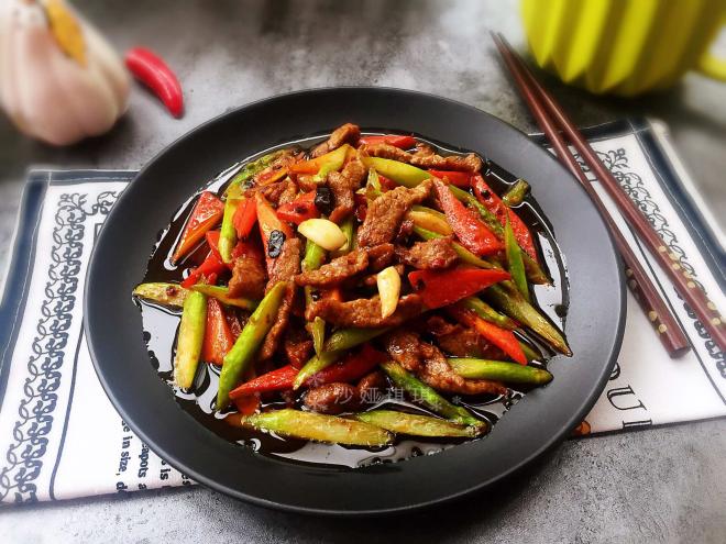 芦笋炒牛肉