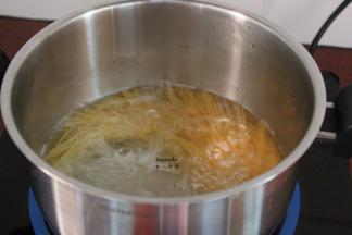 煮6分钟；喜欢吃软的可以再煮1-2分钟