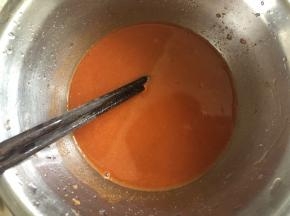 调料加水搅拌均匀