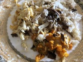 满满的一碟蟹肉