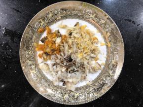 拆好的蟹肉蟹膏