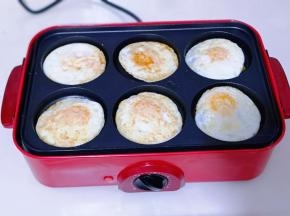 翻一面再煎1分钟即可出锅！