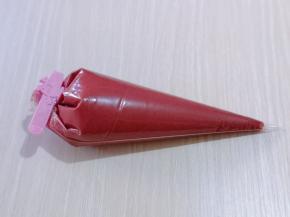 装入裱花袋中，用夹子将其夹紧！放冰箱冷藏室1小时。