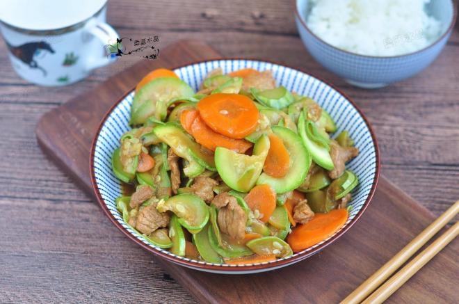 西葫芦小炒肉