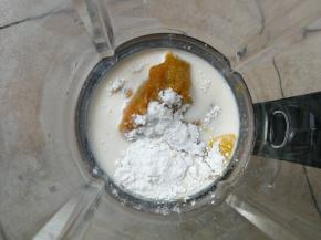 把所有派馅材料依次加入料理机