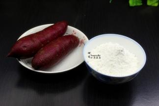 紫薯2根、糯米粉1碗、白砂糖30克、油适量。