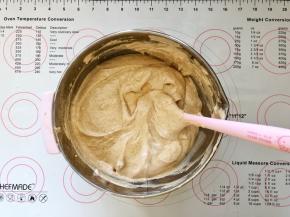 12、继续翻拌均匀。