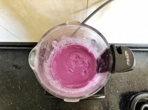5、打成细腻的紫薯糊。