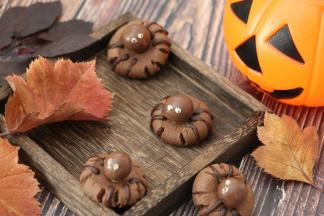 小巧可爱的饼干来啦。