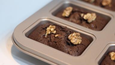 11.布朗尼烤好放凉后密封装好，放置1-2天回油后更好吃