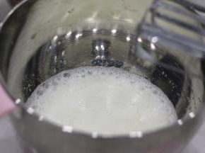 1.	蛋白直接高速打至出现粗泡
