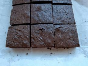 切成方形的块。