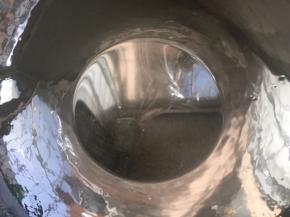 锅内加油，加热至有温度