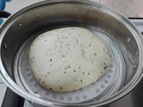 开锅盖啦，初步的大饼就制作好了，直接切开吃也可以哈