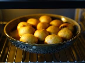 然后选择煲仔饭模式，蒸至这道菜至40分钟。