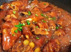 出锅前撒点葱花提香！