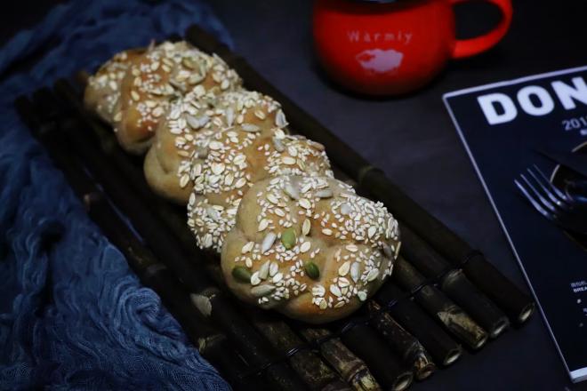 黑麦果仁花环包