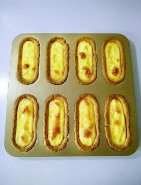 烤好取出，稍微冷却一会再脱模。