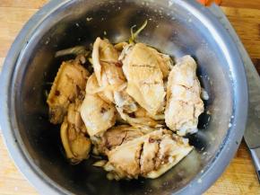 抓匀，腌15分钟