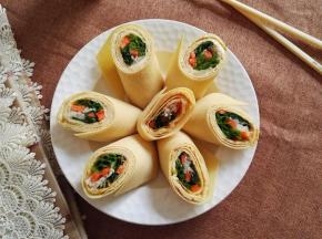 10、健康、美味的豆皮卷上桌。
