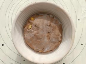 放入藤篮中，进行二发。二发温度不要超过38度。