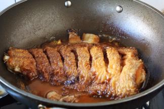 大火炖约15分钟左右，汤汁还剩是原汤汁的三分之一就可以关火出锅了。 