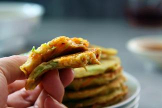 搭配蒜汁、辣油更美味