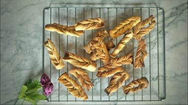 一开始可能会有点软，放凉后酥脆噢