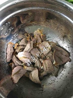 牛肉凉凉切片，