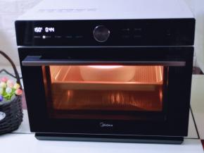 入美的s5-l300e蒸烤箱中层，145度烤50分钟！（时间及温度仅供参考）