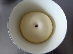 7.发酵至两倍大，手指戳洞不回缩不塌陷
