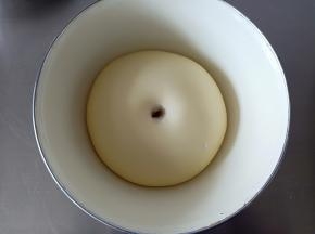 7.发酵至两倍大，手指戳洞不回缩不塌陷
