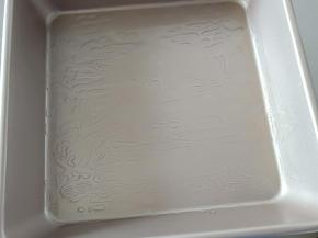 9. 模具刷油备用
