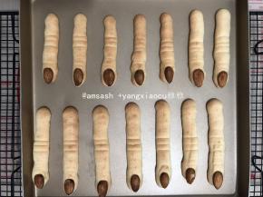 烤好移出烤箱晾凉就可以进行装饰了