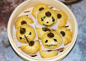 出炉放凉用食用色素笔画出自己喜欢的表情就完成了