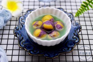 颜值担当的双色南瓜紫薯豆沙汤圆就出锅啦。