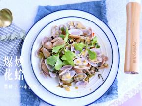 最后装盘就可以食用啦。是不是特别简单呢？