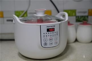 选择煲汤模式，再预约一下自己想要吃的时间，就可以啦。