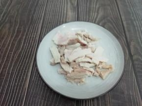 回锅肉切成片