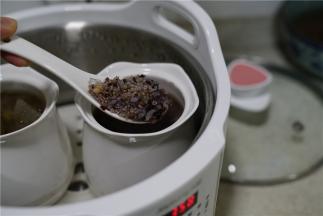 藜麦黑米粥，看着不错吧。