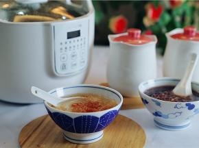 就是这样子，一炖二款味道，满足家人不同的需求。