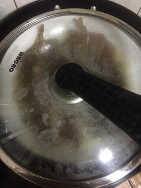 水开后，放入蒸锅中大火蒸5分钟即可。