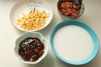 准备好的材料，下面你开始做肠粉了。