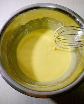 画Z字形搅拌顺滑，放一旁备用。