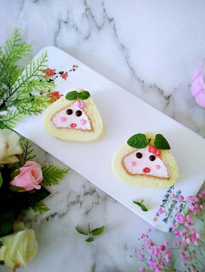 粉粉卡通蛋糕卷