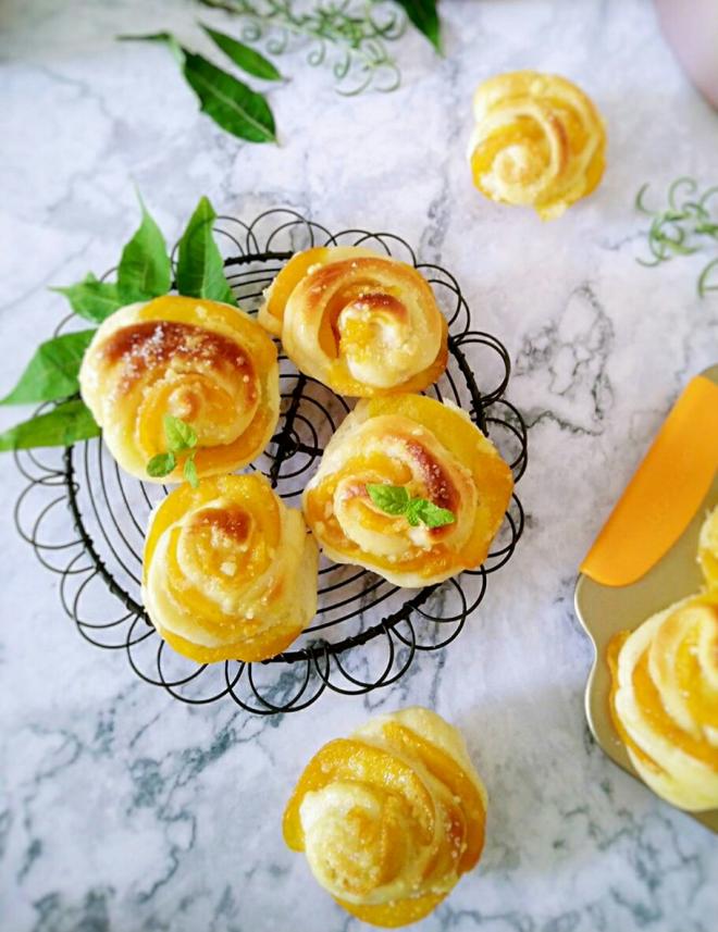 黄桃玫瑰花面包